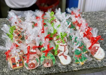 Cách làm bánh quy gừng thơm lừng mừng Giáng Sinh