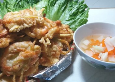 Cách làm bánh tôm Hồ Tây giòn rụm, thơm ngon