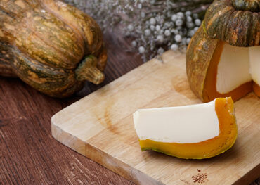 Cách làm bánh flan bí đỏ đơn giản