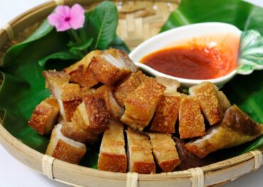 Cách pha nước chấm thịt lợn quay