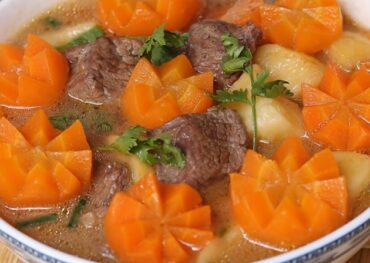 Cách nấu bò hầm khoai tây ngon ngất ngây