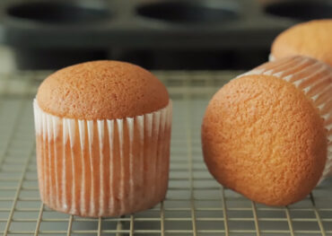 Cách làm bánh bông lan Cupcake Đài Loan bông mềm, thơm ngon