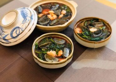 Canh rau dền nấu trứng bắc thảo