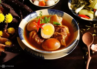 Bí quyết kho trứng ngấm gia vị mà không cứng